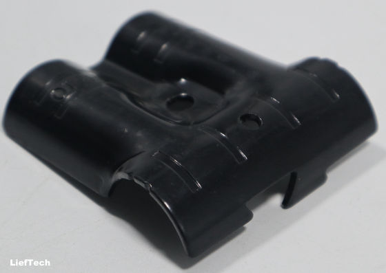 Estampagem de conectores de tubos duplos de tipo fixo para sistemas de tubulação magra
